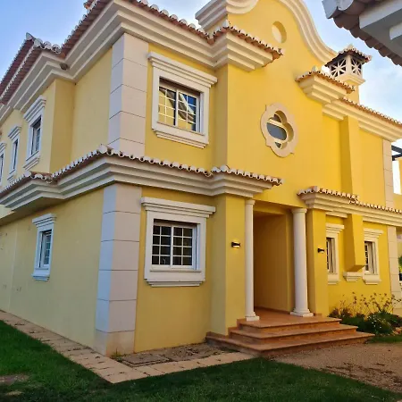Homefield Gardens By Hnm Villa